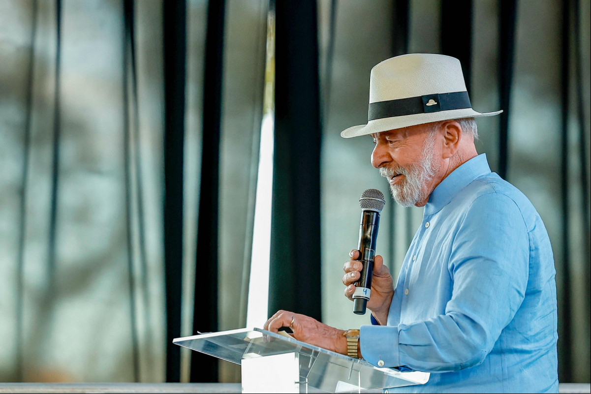 12.06.2025 - Presidente da República, Luiz Inácio Lula da Silva, durante cerimônia de Entrega de Máquinas Agrícolas a Municípios de Minas Gerais no âmbito do Programa Nacional de Modernização e Apoio à Produção Agrícola (PROMAQ).

Ceasa- BR 040 km 688- Contagem - MG.

 